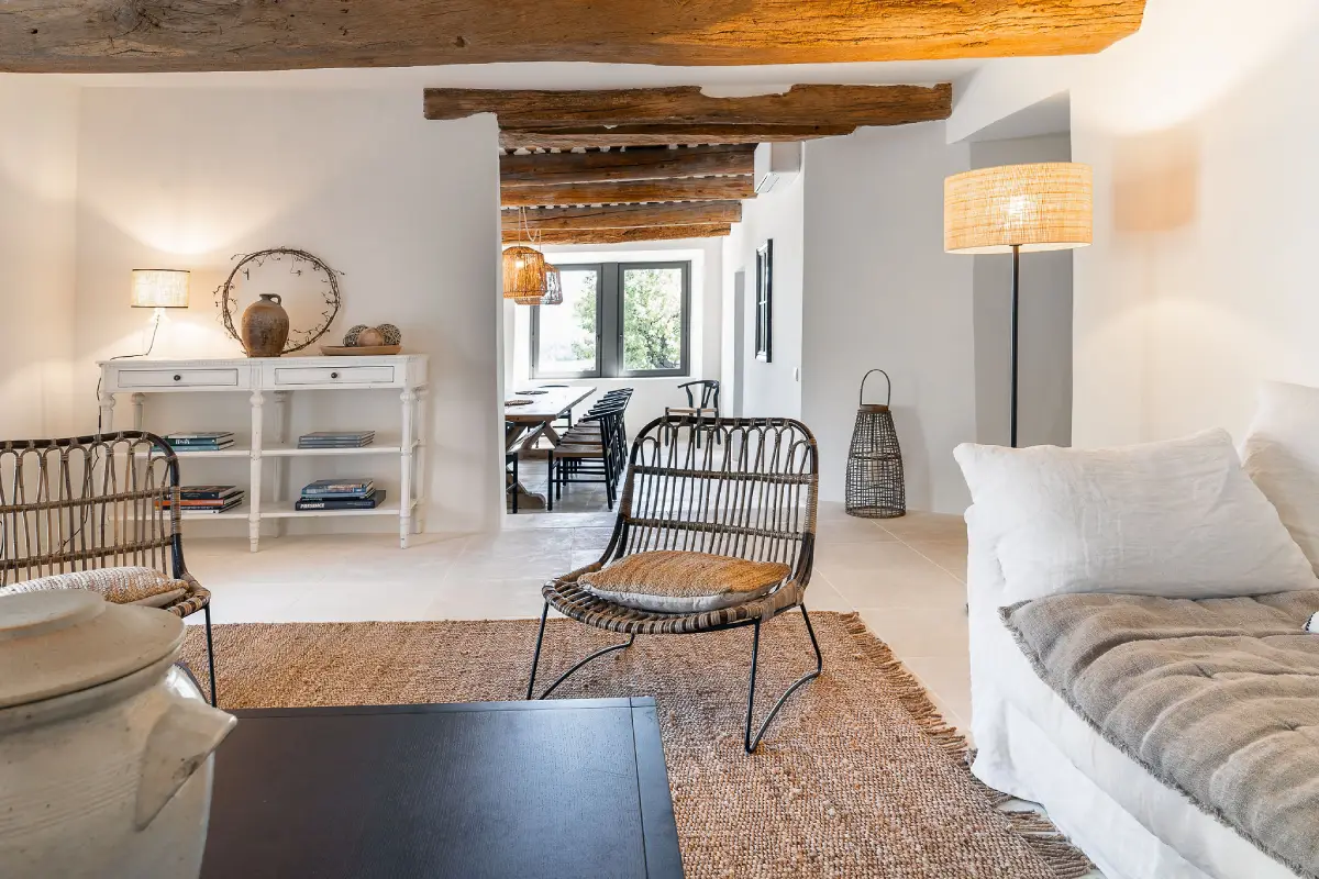 16i. Salon TV - vue 4