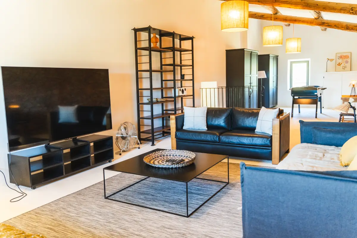 19i. Family room - vue salon TV et salle de jeux