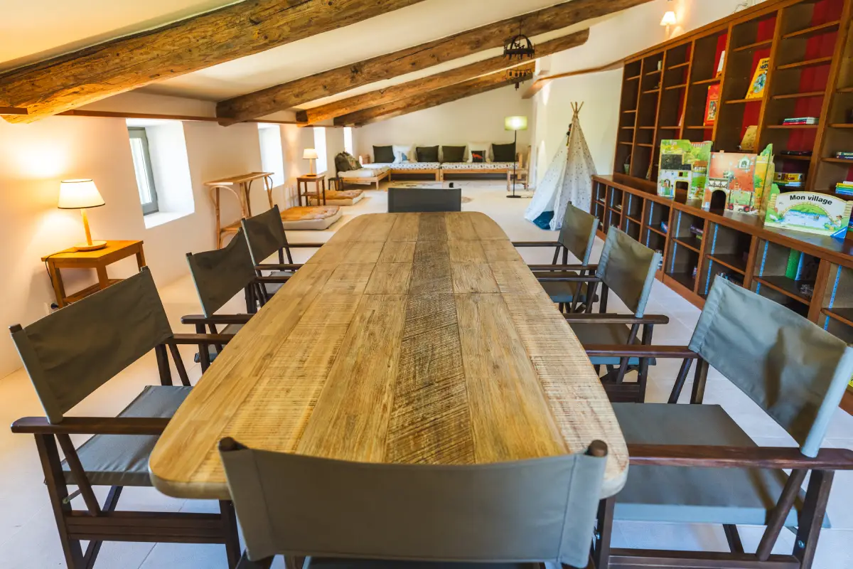 22i. Family room - espace meeting