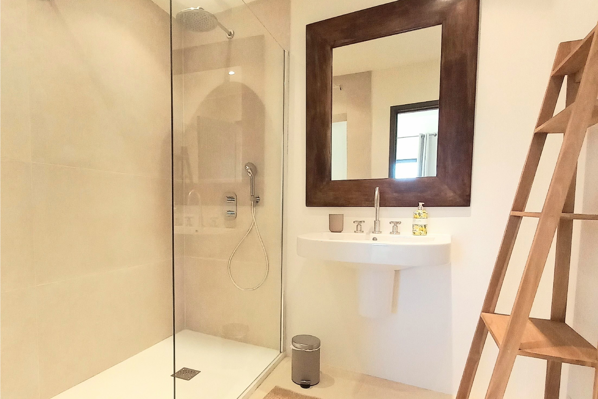 6c bis. Chambre nuptiale 1er étage - SDB en suite